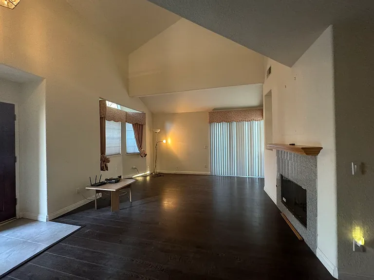 439 S Alhambra Ave — Photo 3