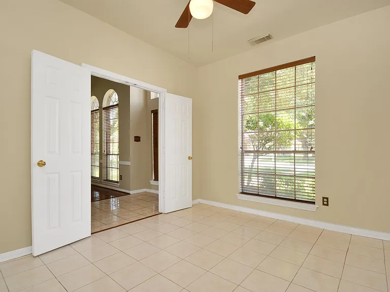 4123 Valedon Ln — Photo 7