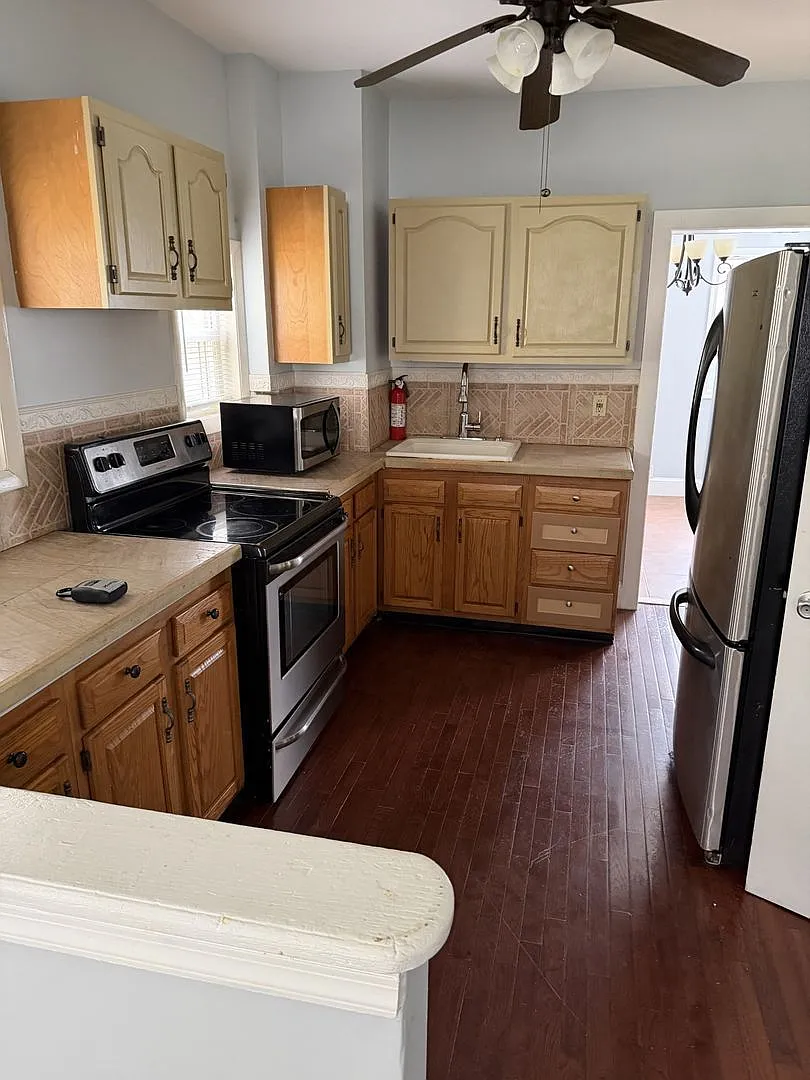 4 bed, 2.0 bath, $2,095 — Photo 3