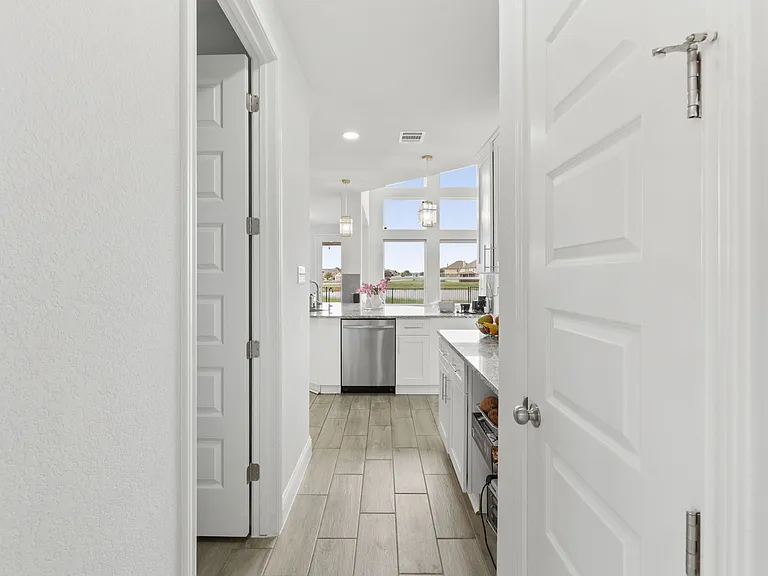 20512 Christie Marie Ln — Photo 14