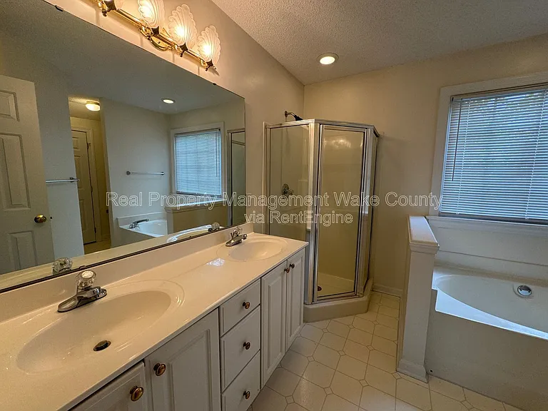 4328 Bartholomew Cir — Photo 26