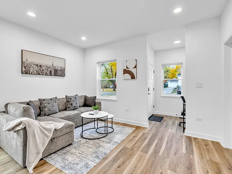 535 Ashland Ave — Photo 32