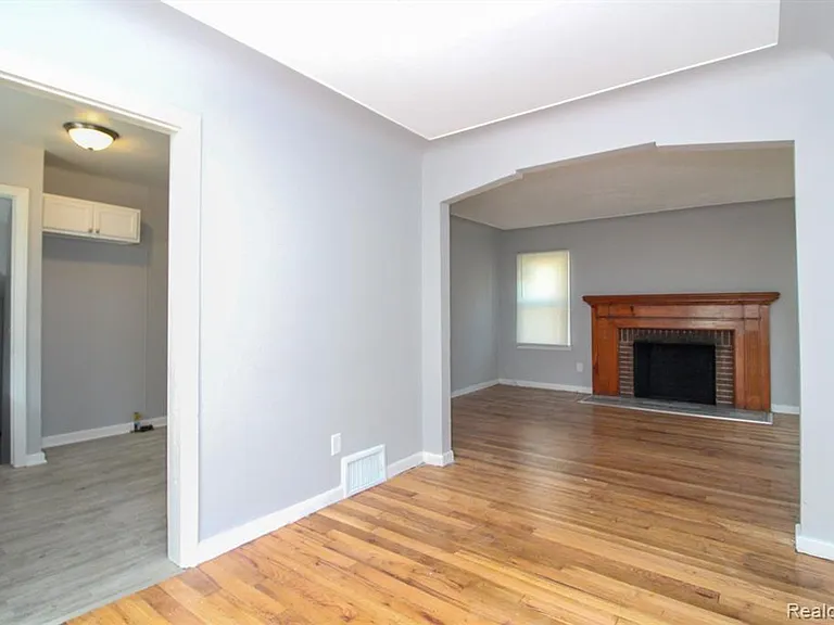 11689 Wayburn St — Photo 2