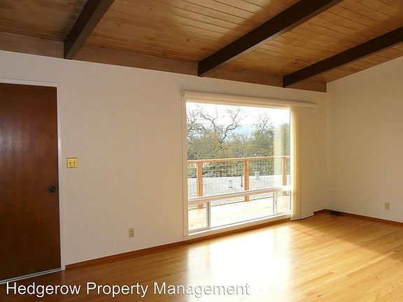 5th image of 17393 Keaton Ave