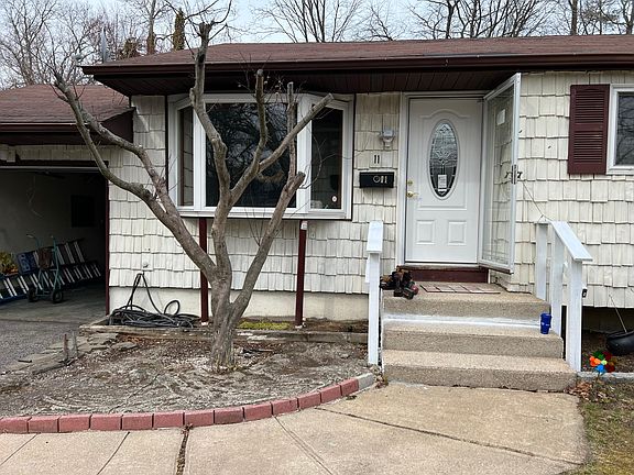 3rd image of 11 W Willow St