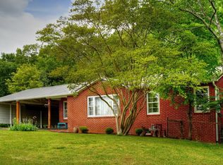 655 Roberts Cir, Lenoir City, TN 37772