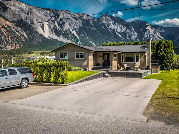692 Summers St, Lillooet, BC V0K 1V0