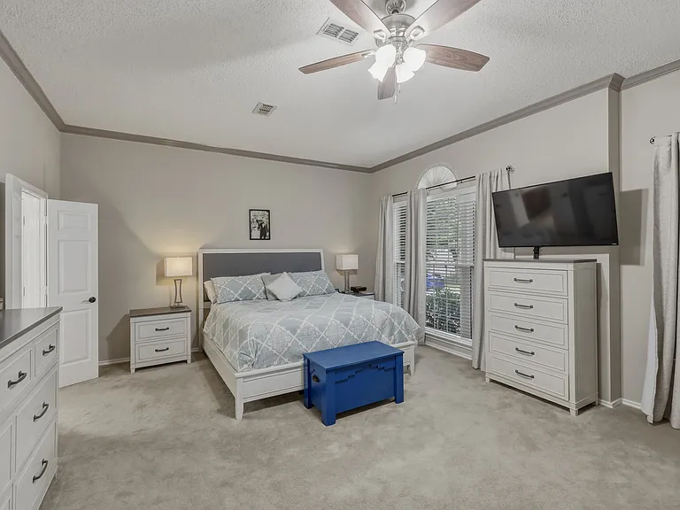 7612 Oak Knoll Dr — Photo 16
