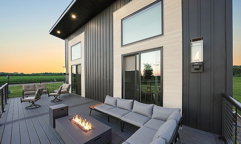 1st image of 752 Yale Farm Rd