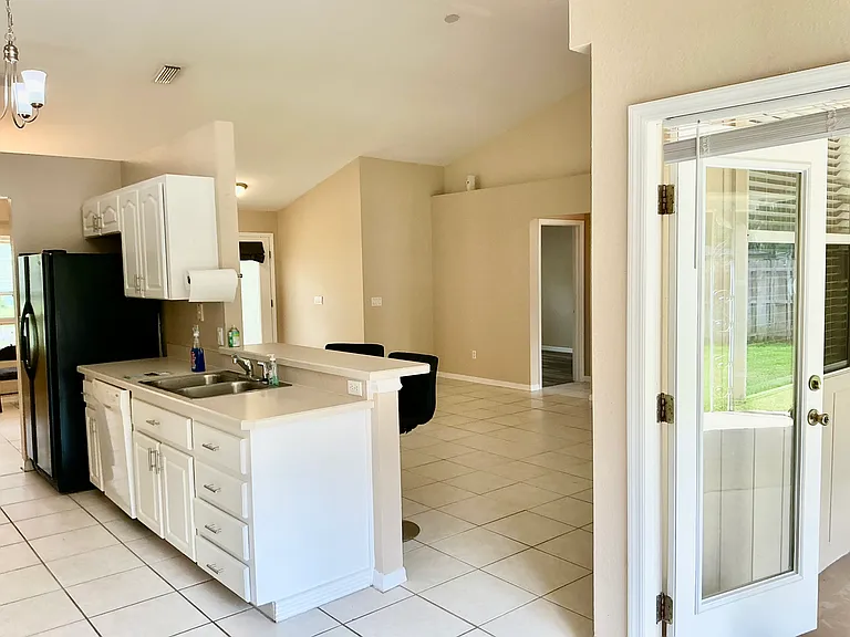 401 Harbour Lights Dr — Photo 14