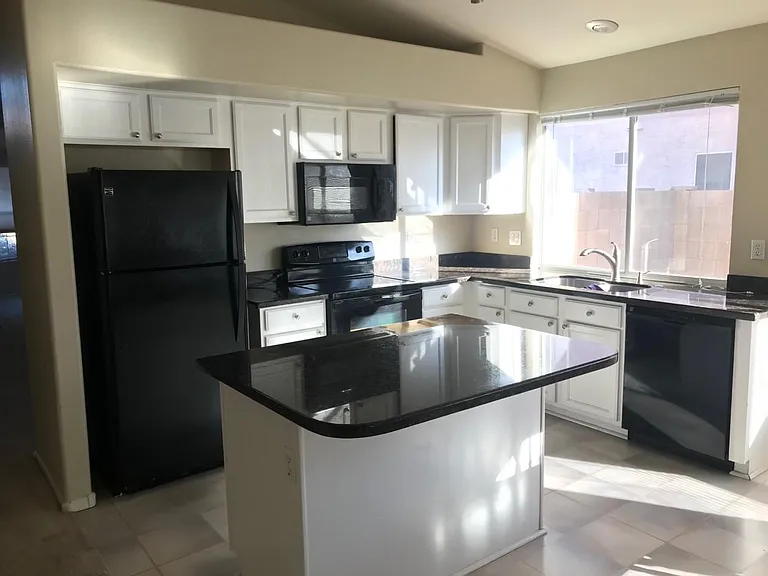1863 W Springfield Way — Photo 19