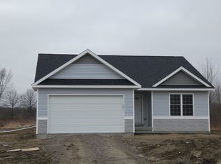 6506 Arnold Rd, Cottrellville, MI 48039