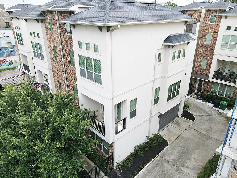 3408 La Branch St #B — Photo 1