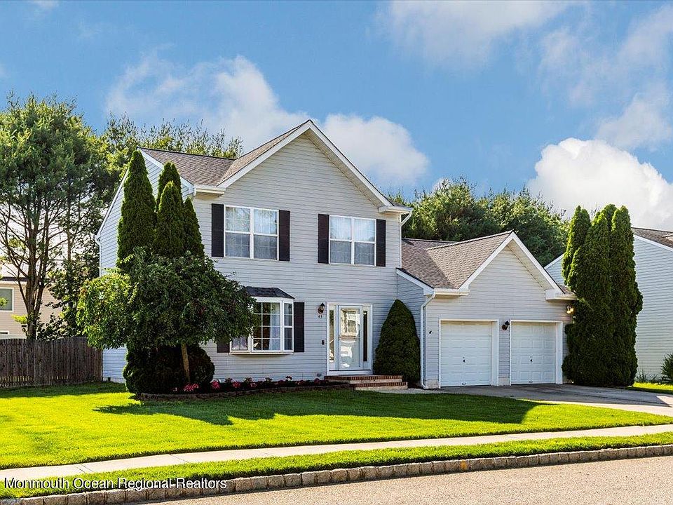 1st image of 43 Brentwood Dr