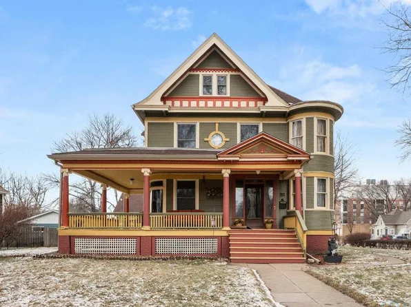 122 N Yale St, Vermillion, SD 57069