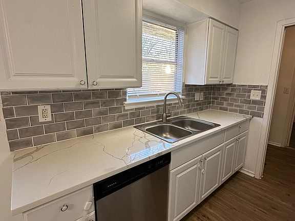 3rd image of 7206 Glen Haven Dr