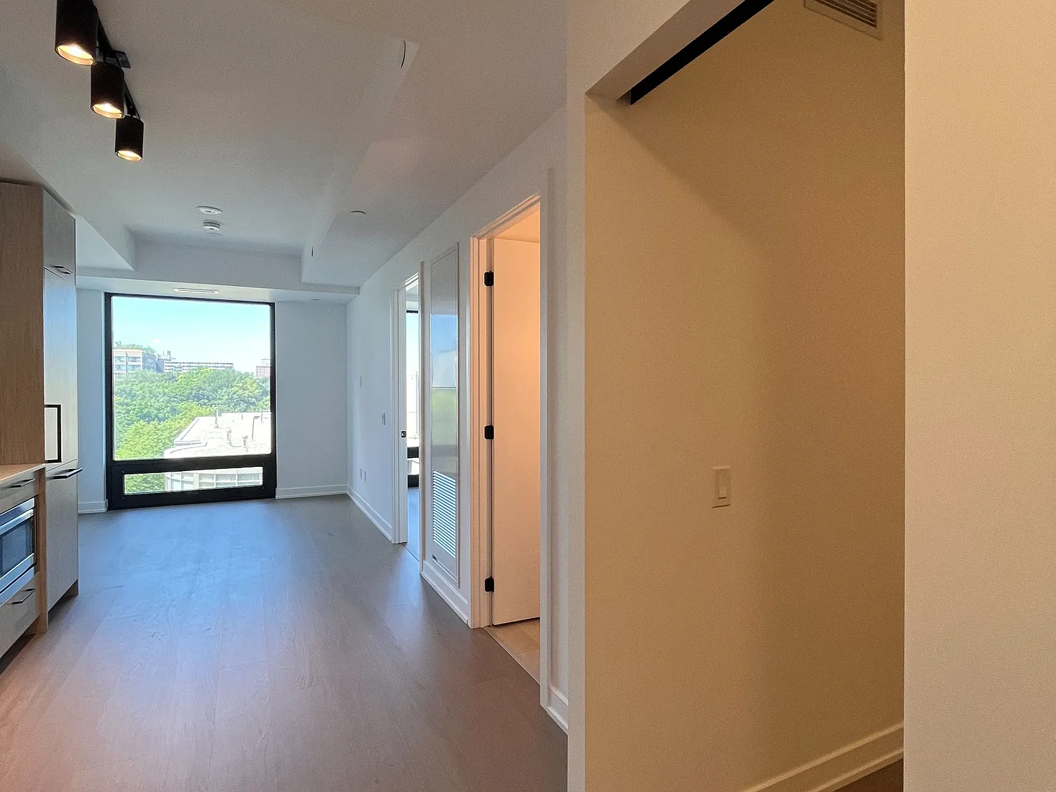 2 bed, $2,200 — Photo 4