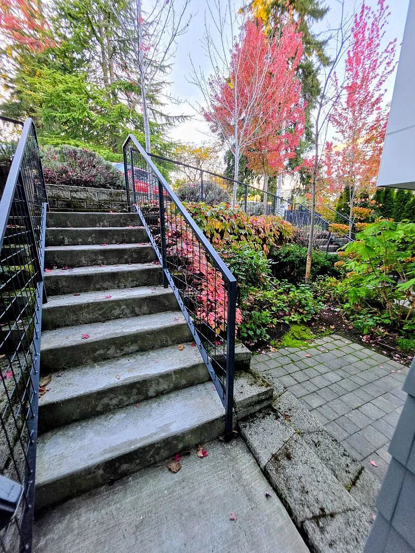 Spacious and modern townhome in Downtown Bellevue — Photo 2