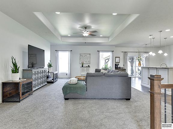 5th image of 20424 Saratoga Cir