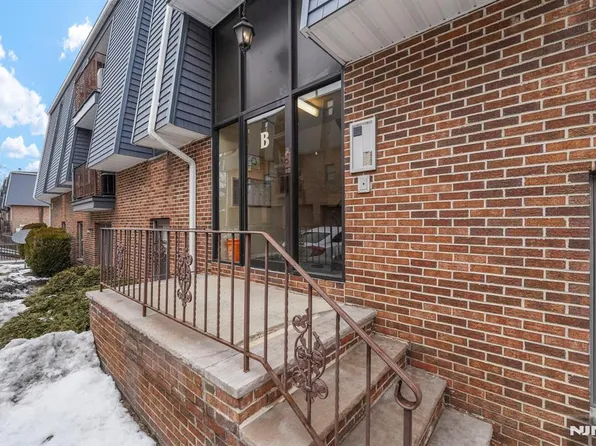 700 Schuyler Ave APT B21, Kearny, NJ 07032
