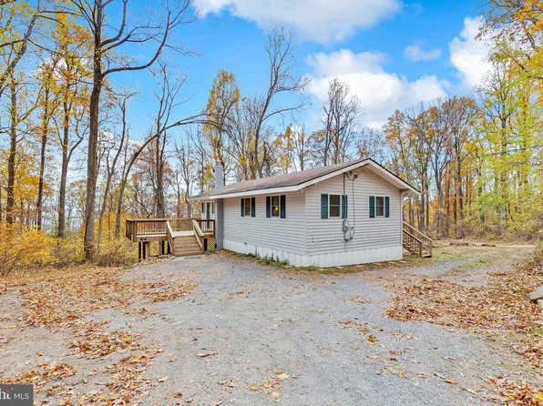 61 Red Robin Ln, Linden, VA 22642