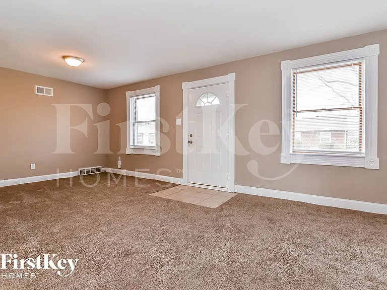 9 Charlotte Dr — Photo 3