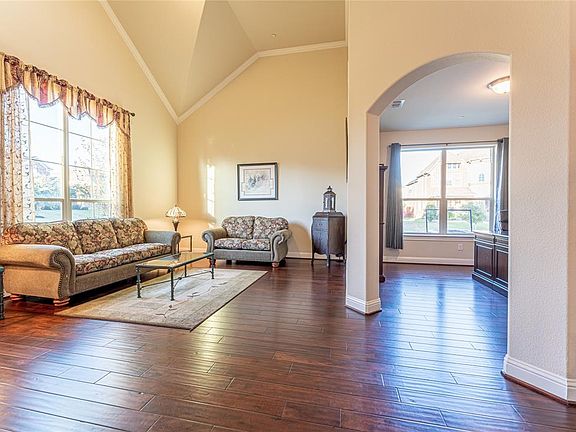 5th image of 3009 Club Meadow Dr