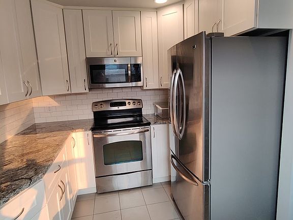 4th image of 416 N Douglas Ave