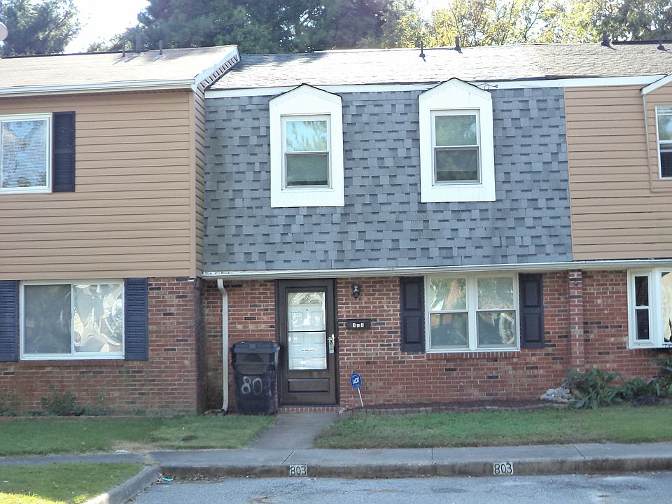 1st image of 803 S Grosvenor Ct