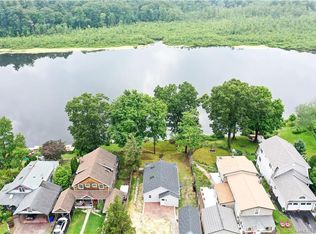 99 Secret Lake Rd, Avon, CT 06001
