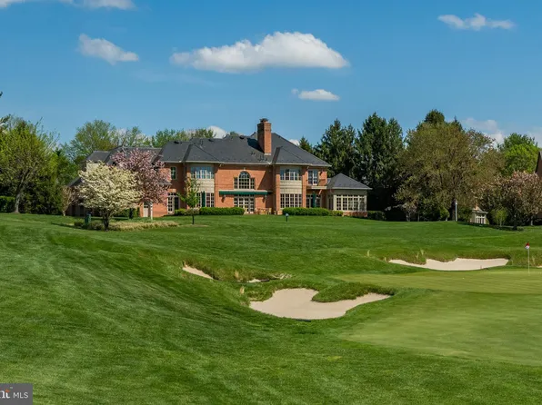 10 Beman Woods Ct, Potomac, MD 20854