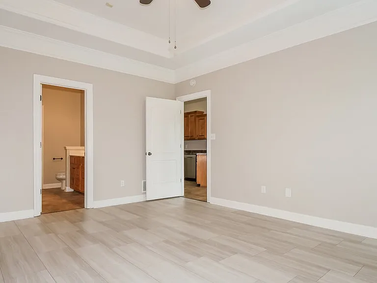 3424 Champion Hills Dr — Photo 9