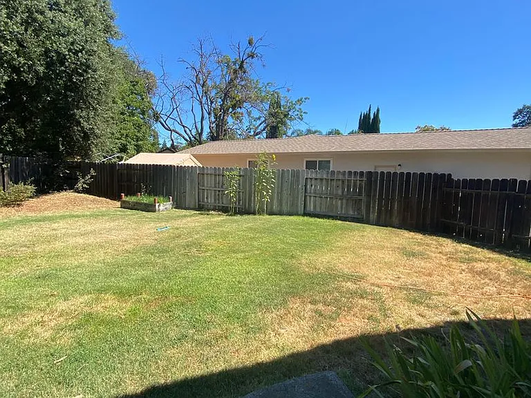 649 Corte Castro — Photo 13