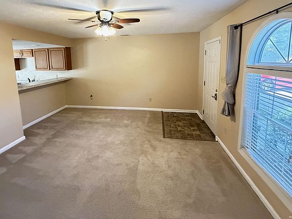 3rd image of 770 E Sherwood Hills Dr