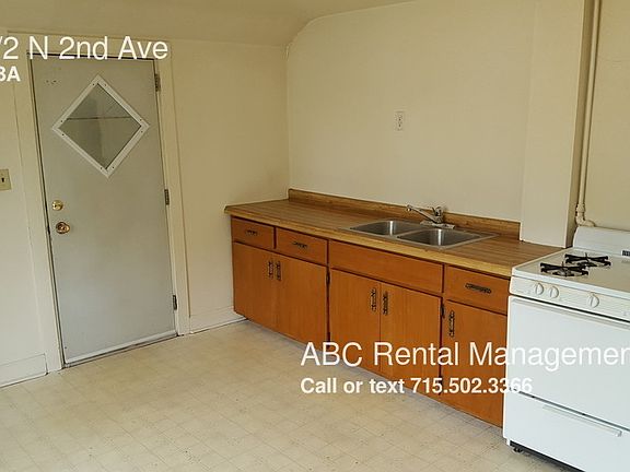 3rd image of 419 1/2 N 2nd Ave