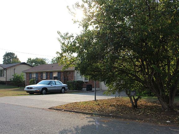 3rd image of 3232 Doverside Dr