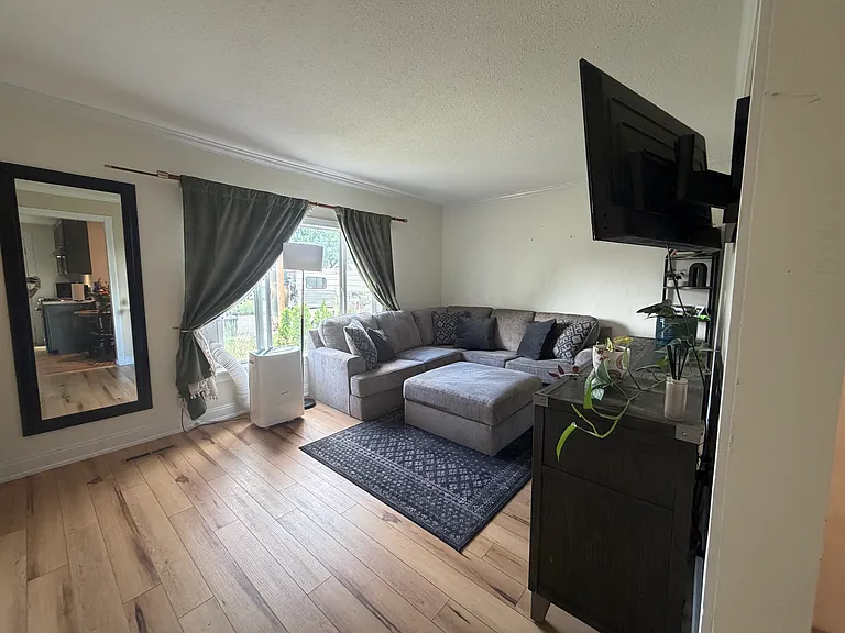 1531 Gallatin Ave — Photo 4