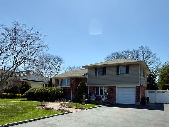 2nd image of 16 Cynthia Ln