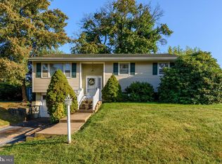 3 Pocono Dr, Mechanicsburg, PA 17055