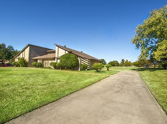 2nd image of 323 Windy Meadow Dr