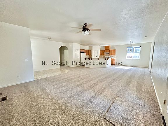 3rd image of 1040 Aspen Grove Cir