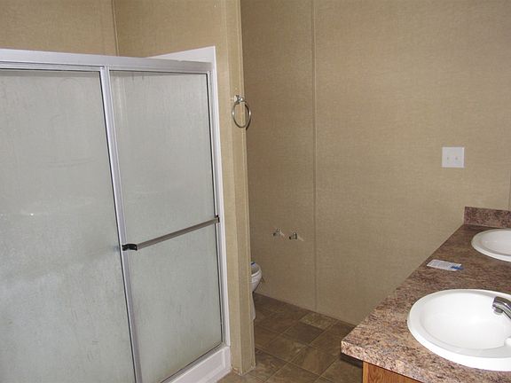4th image of 353 Saint Clair Ln