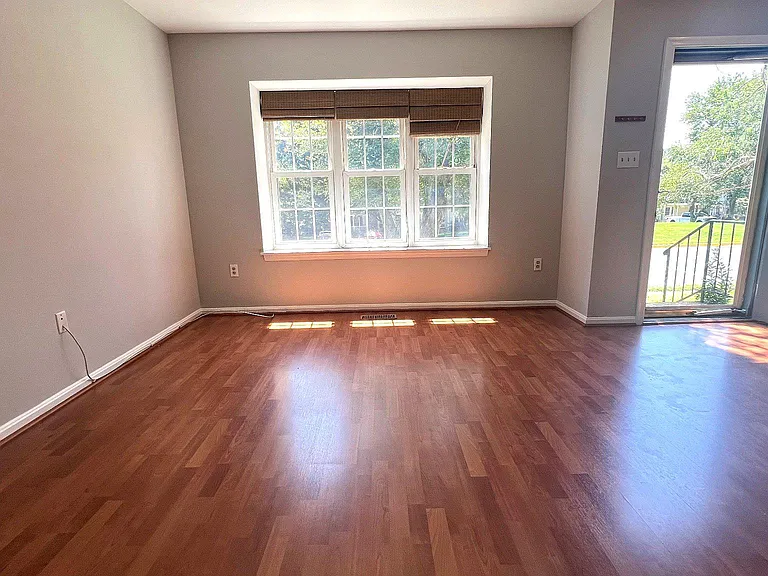5808 Waterdale Ct — Photo 5