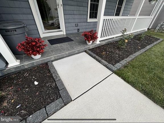 2nd image of 4233 Greys Run Cir