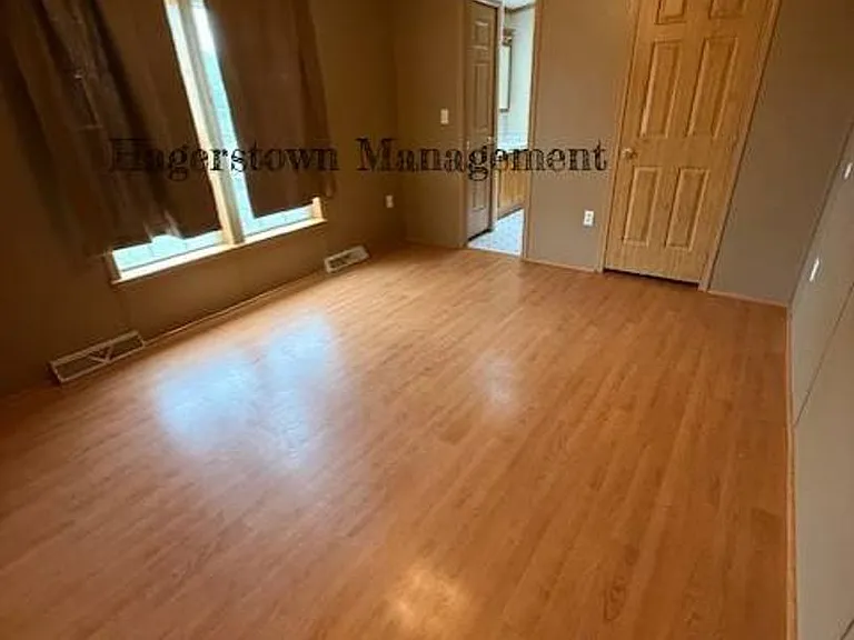11906 Heather Dr — Photo 9