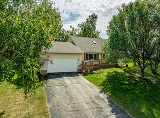 411 Oak Park Dr, Barneveld, WI 53507