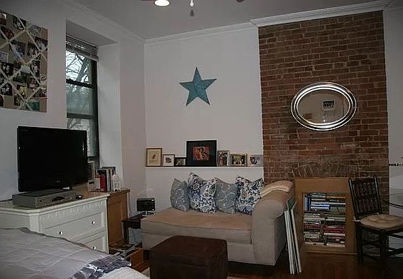 2nd image of 845 Lexington Ave APT 4F