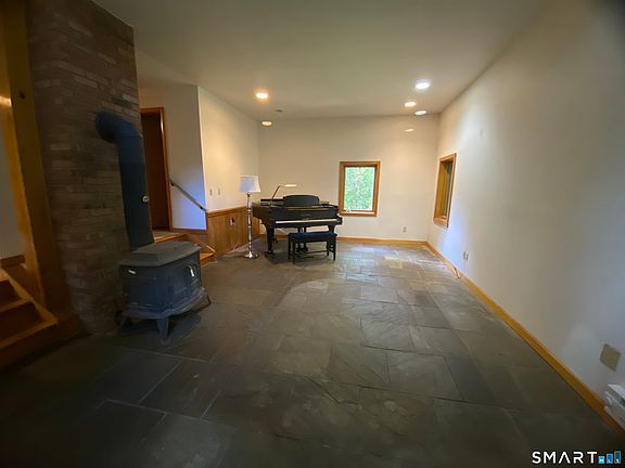 3rd image of 26 Eastwood Drive