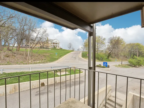 West Hills Apartments