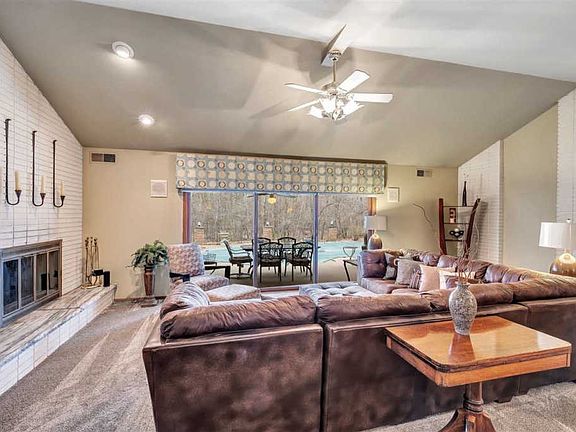 2nd image of 2485 San Lorenz Dr